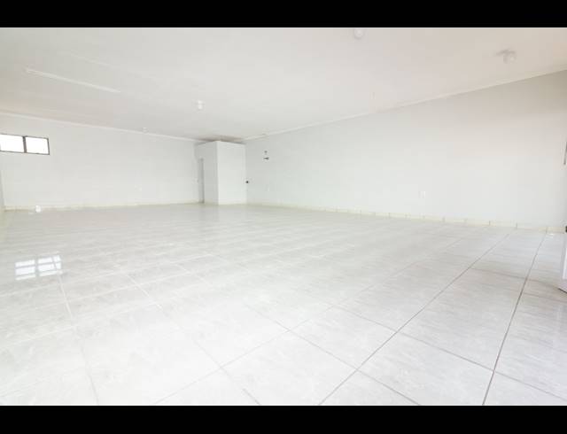 110M² BUSINESS CENTRE TO LET IN WESTCLIFF
